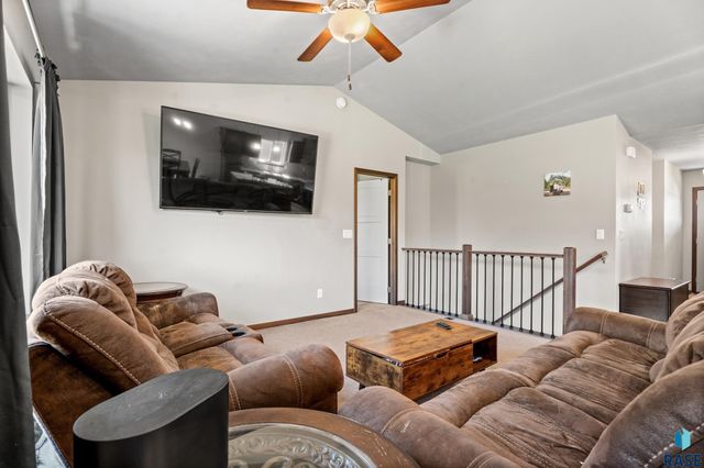 709 N Anthem Dr Drive, Sioux Falls, SD 57110