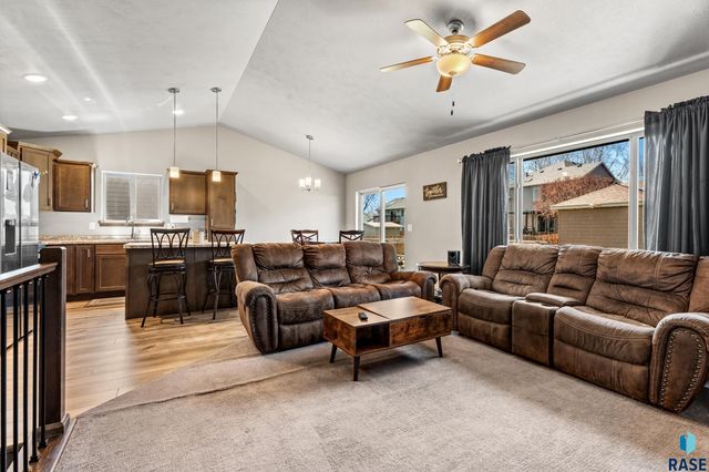 709 N Anthem Dr Drive, Sioux Falls, SD 57110