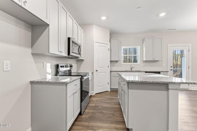 582 Barrington Row Avenue, Zebulon, NC 27597