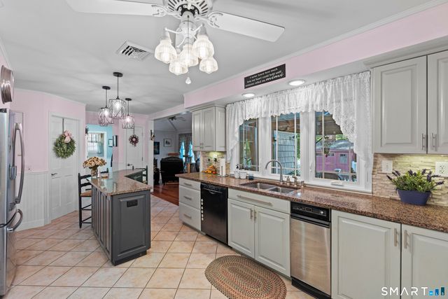 4 Dogwood Drive, Waterford, CT 06375