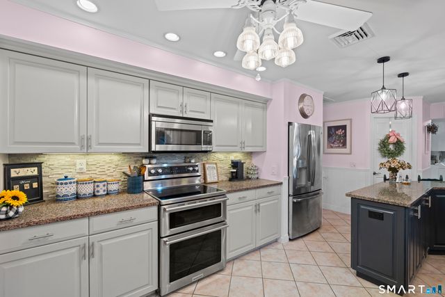 4 Dogwood Drive, Waterford, CT 06375