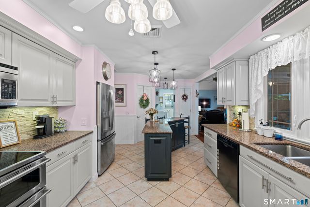 4 Dogwood Drive, Waterford, CT 06375