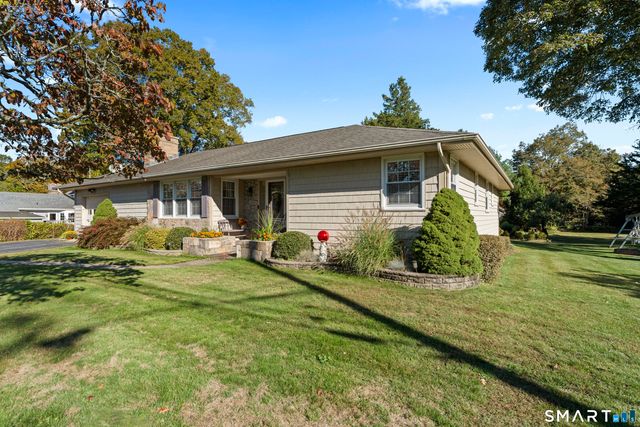 4 Dogwood Drive, Waterford, CT 06375