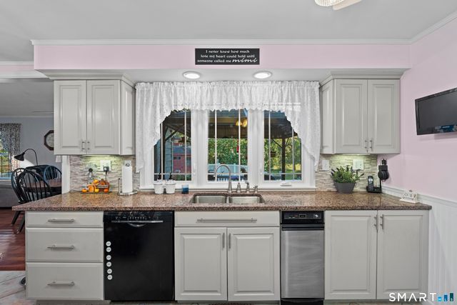 4 Dogwood Drive, Waterford, CT 06375