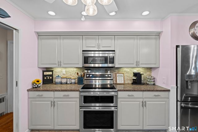 4 Dogwood Drive, Waterford, CT 06375