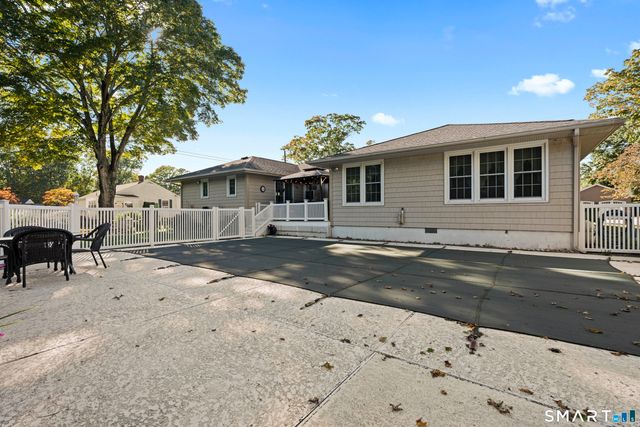 4 Dogwood Drive, Waterford, CT 06375