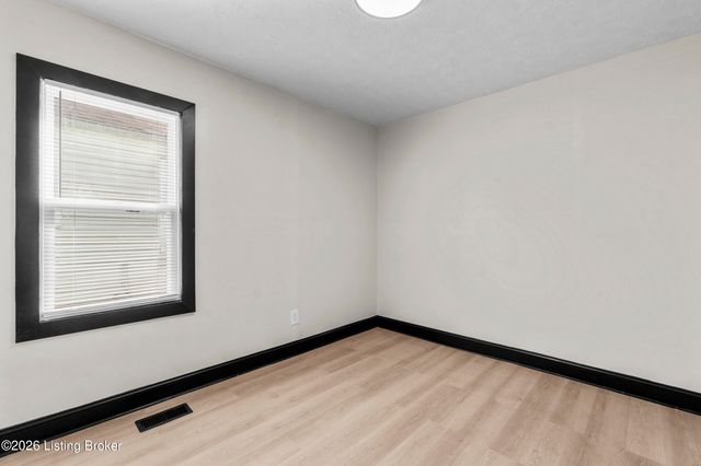 2106 Ratcliffe Ave, Louisville, KY 40210