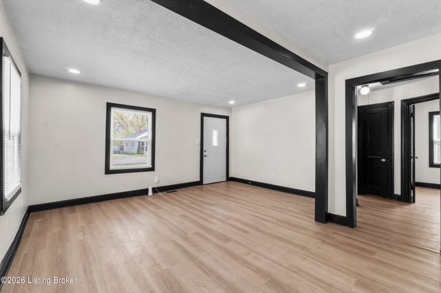 2106 Ratcliffe Ave, Louisville, KY 40210