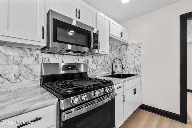 2106 Ratcliffe Ave, Louisville, KY 40210