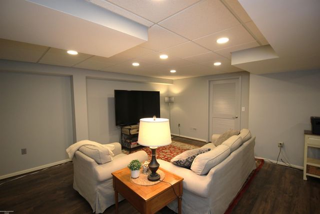 43458 Napa Drive, Sterling Heights, MI 48314