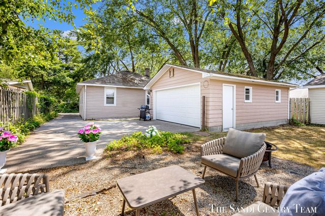 17545 Reenders Street, Spring Lake, MI 49456