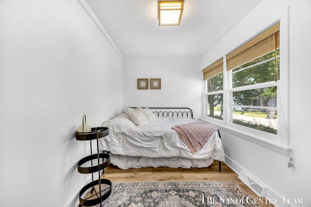 17545 Reenders Street, Spring Lake, MI 49456