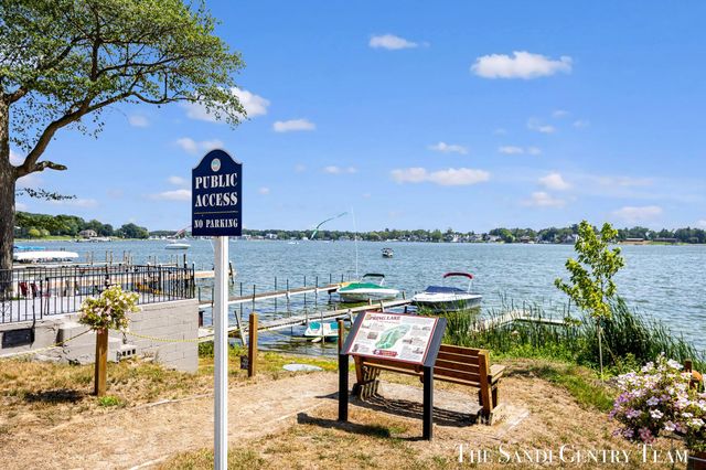 17545 Reenders Street, Spring Lake, MI 49456