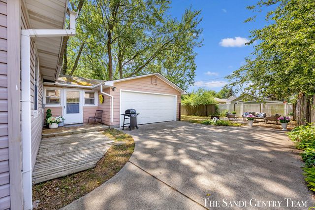 17545 Reenders Street, Spring Lake, MI 49456