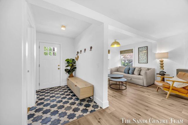 17545 Reenders Street, Spring Lake, MI 49456