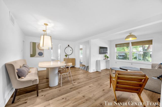 17545 Reenders Street, Spring Lake, MI 49456