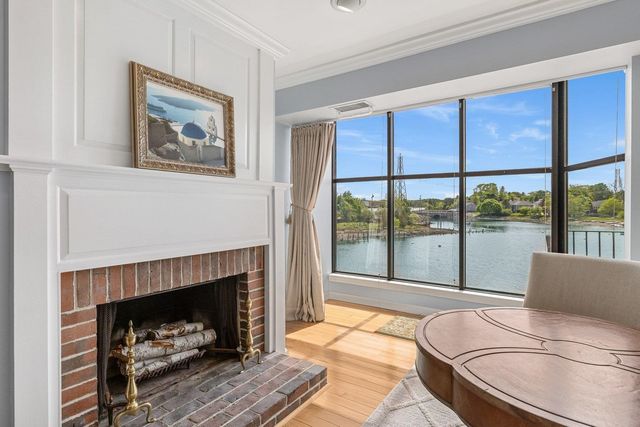 500 Market St Unit 10R, Portsmouth, NH 03801