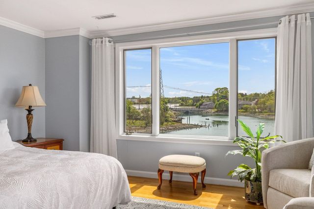 500 Market St Unit 10R, Portsmouth, NH 03801