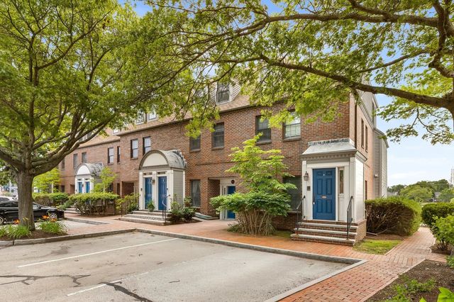 500 Market St Unit 10R, Portsmouth, NH 03801
