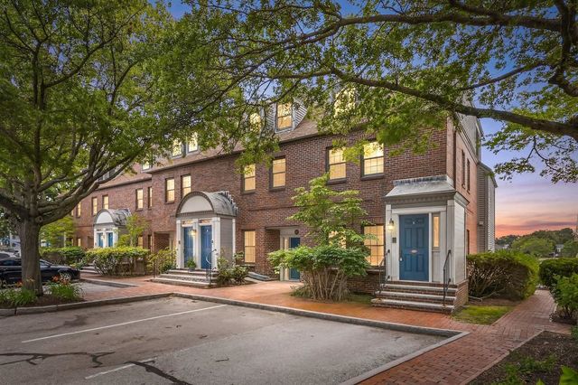 500 Market St Unit 10R, Portsmouth, NH 03801