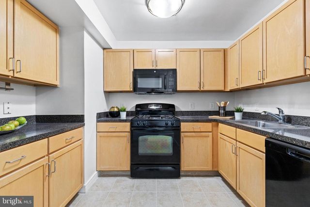 800 4TH ST SW #S208, Washington, DC 20024