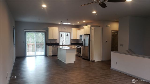 26568 221st Place SE, Maple Valley, WA 98038