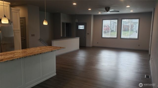 26568 221st Place SE, Maple Valley, WA 98038