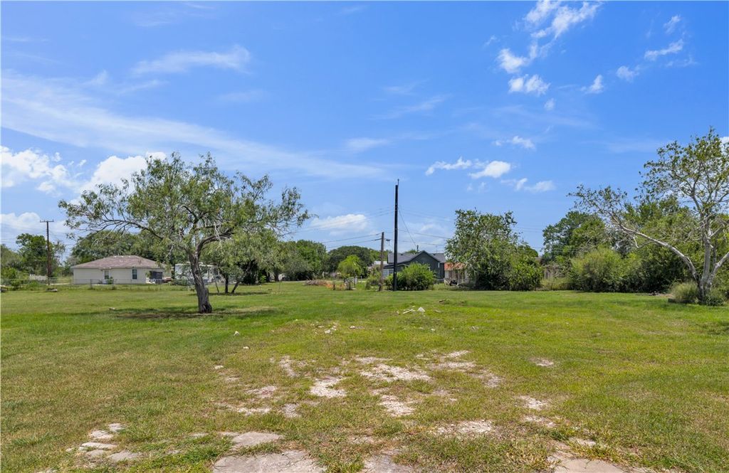 630,634 & 638 Industrial St, Taft, TX 78390 — photo 4