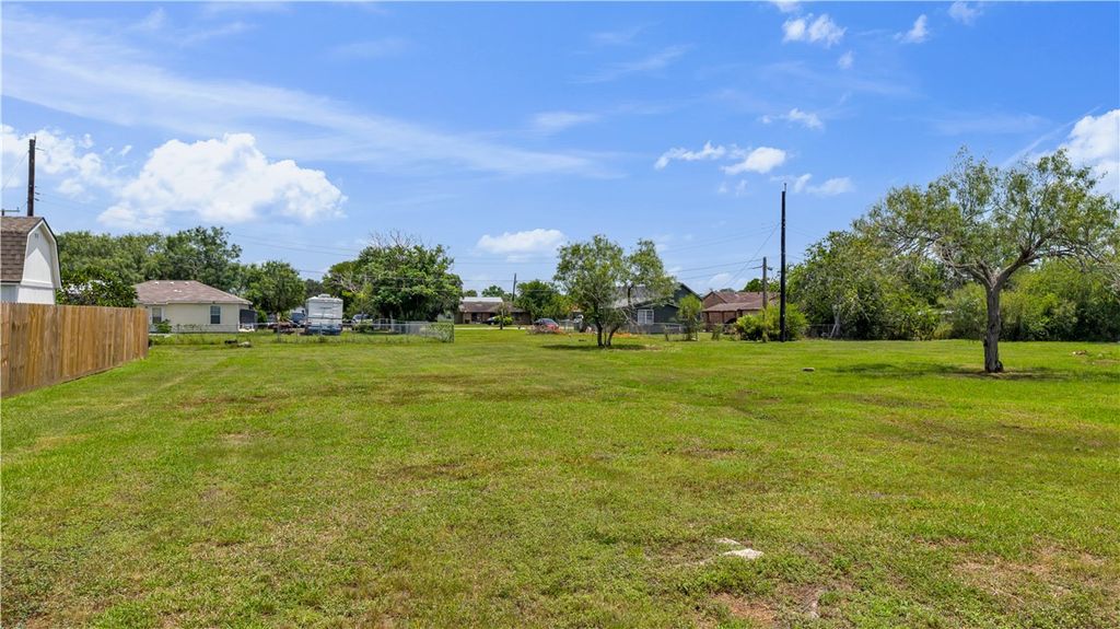 630,634 & 638 Industrial St, Taft, TX 78390 — photo 5