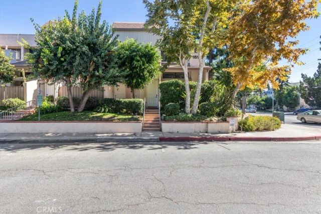 15133 Magnolia E, Sherman Oaks, CA 91403