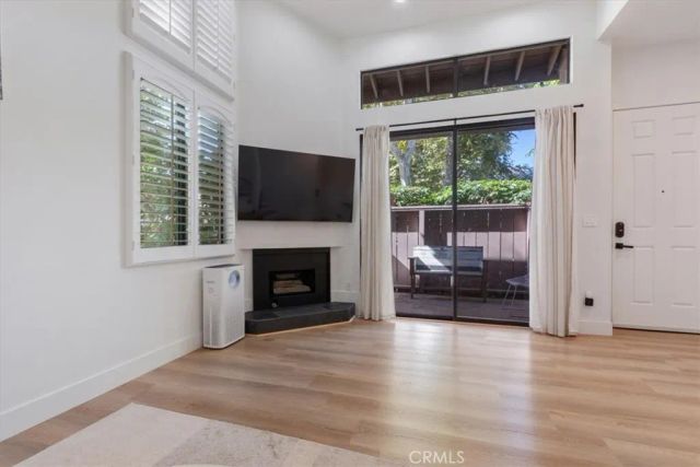 15133 Magnolia E, Sherman Oaks, CA 91403