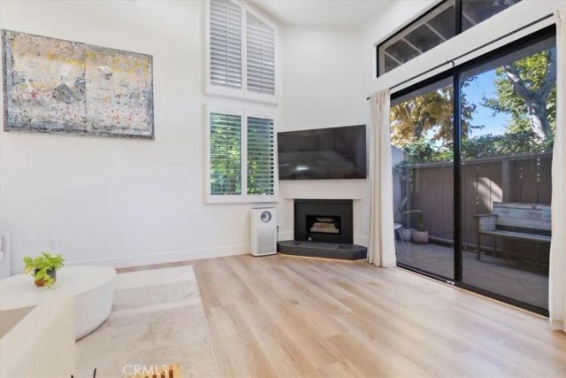15133 Magnolia E, Sherman Oaks, CA 91403