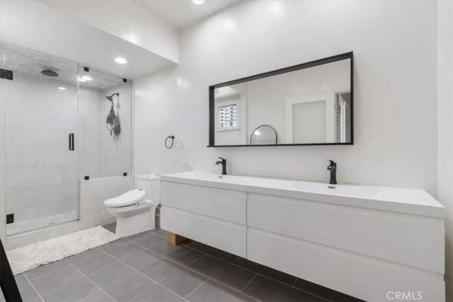 15133 Magnolia E, Sherman Oaks, CA 91403