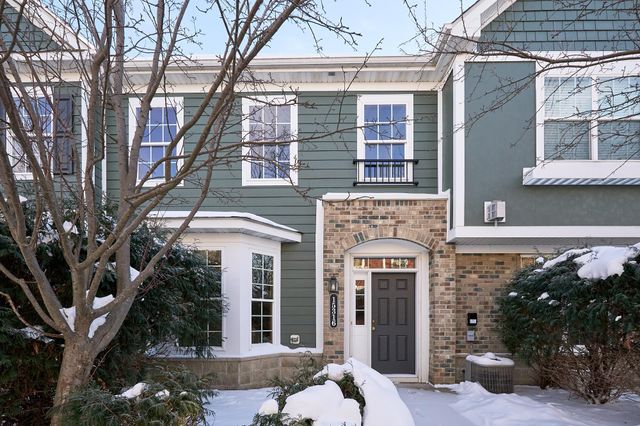 15316 Founders Lane 304, Apple Valley, MN 55124