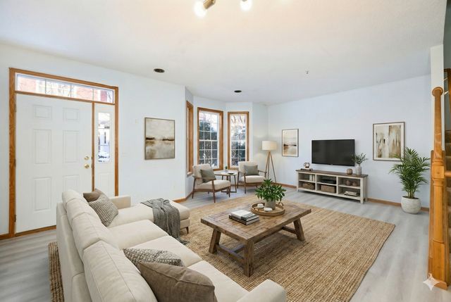 15316 Founders Lane 304, Apple Valley, MN 55124