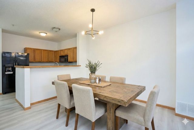 15316 Founders Lane 304, Apple Valley, MN 55124