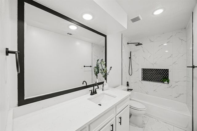 3131 Quail Valley East Drive, Missouri City, TX 77489