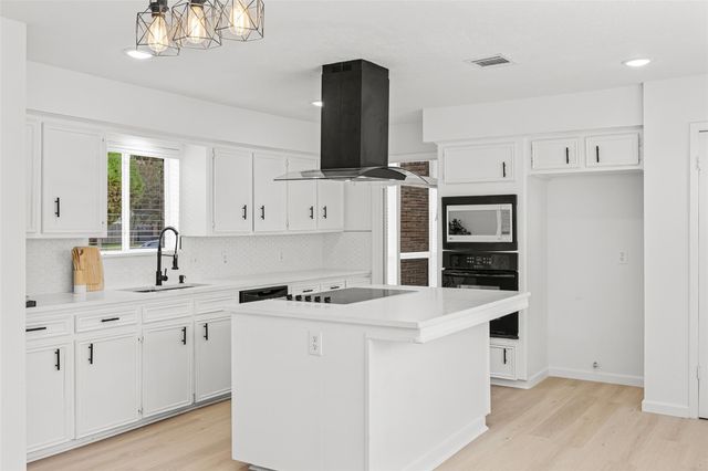 3131 Quail Valley East Drive, Missouri City, TX 77489