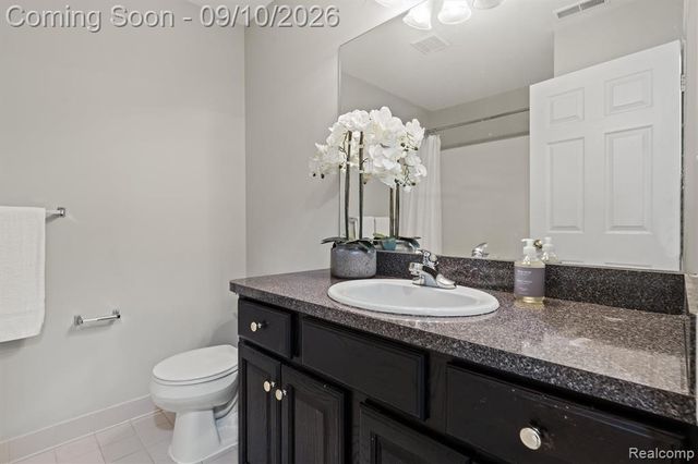 33574 Utica Road, Fraser, MI 48026
