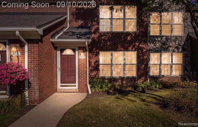33574 Utica Road, Fraser, MI 48026