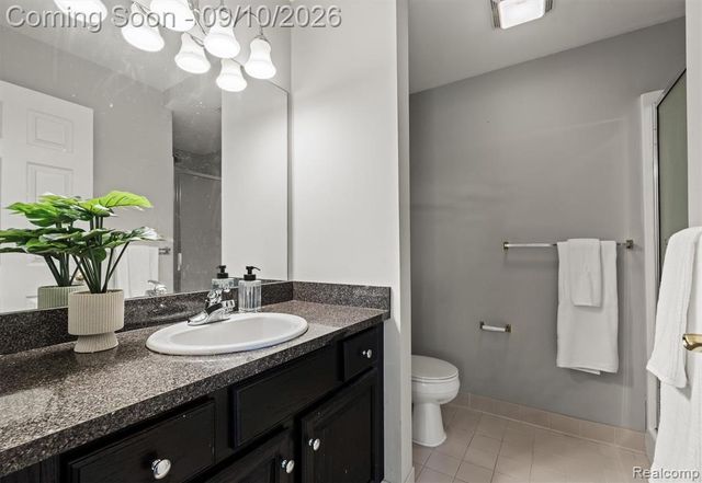 33574 Utica Road, Fraser, MI 48026