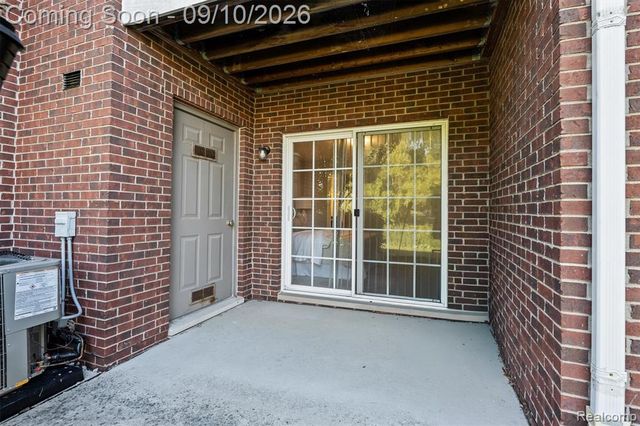 33574 Utica Road, Fraser, MI 48026