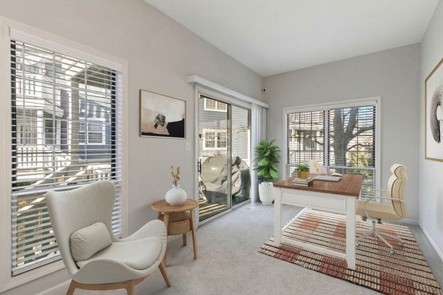 537 W Parkside Drive, Palatine, IL 60067