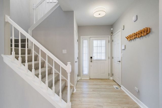 537 W Parkside Drive, Palatine, IL 60067