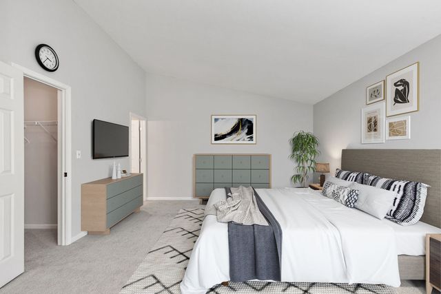 537 W Parkside Drive, Palatine, IL 60067