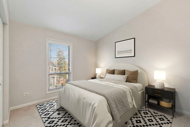 537 W Parkside Drive, Palatine, IL 60067