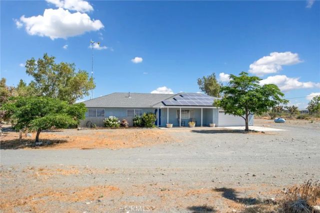 2572 Tokay Road, Phelan, CA 92371