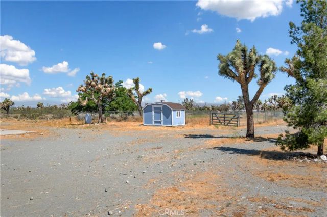 2572 Tokay Road, Phelan, CA 92371