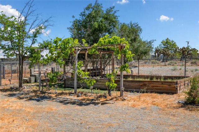 2572 Tokay Road, Phelan, CA 92371