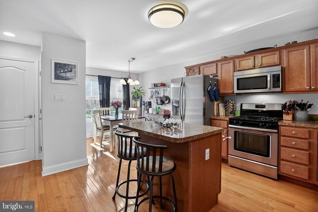 13 LUMBER LN, Mount Ephraim, NJ 08059